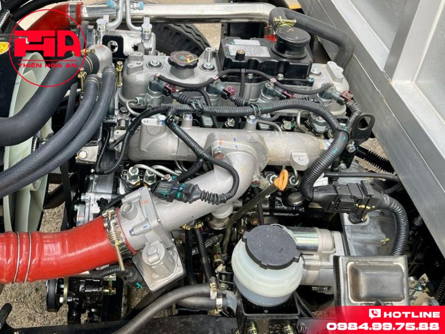isuzu-engine3.jpg
