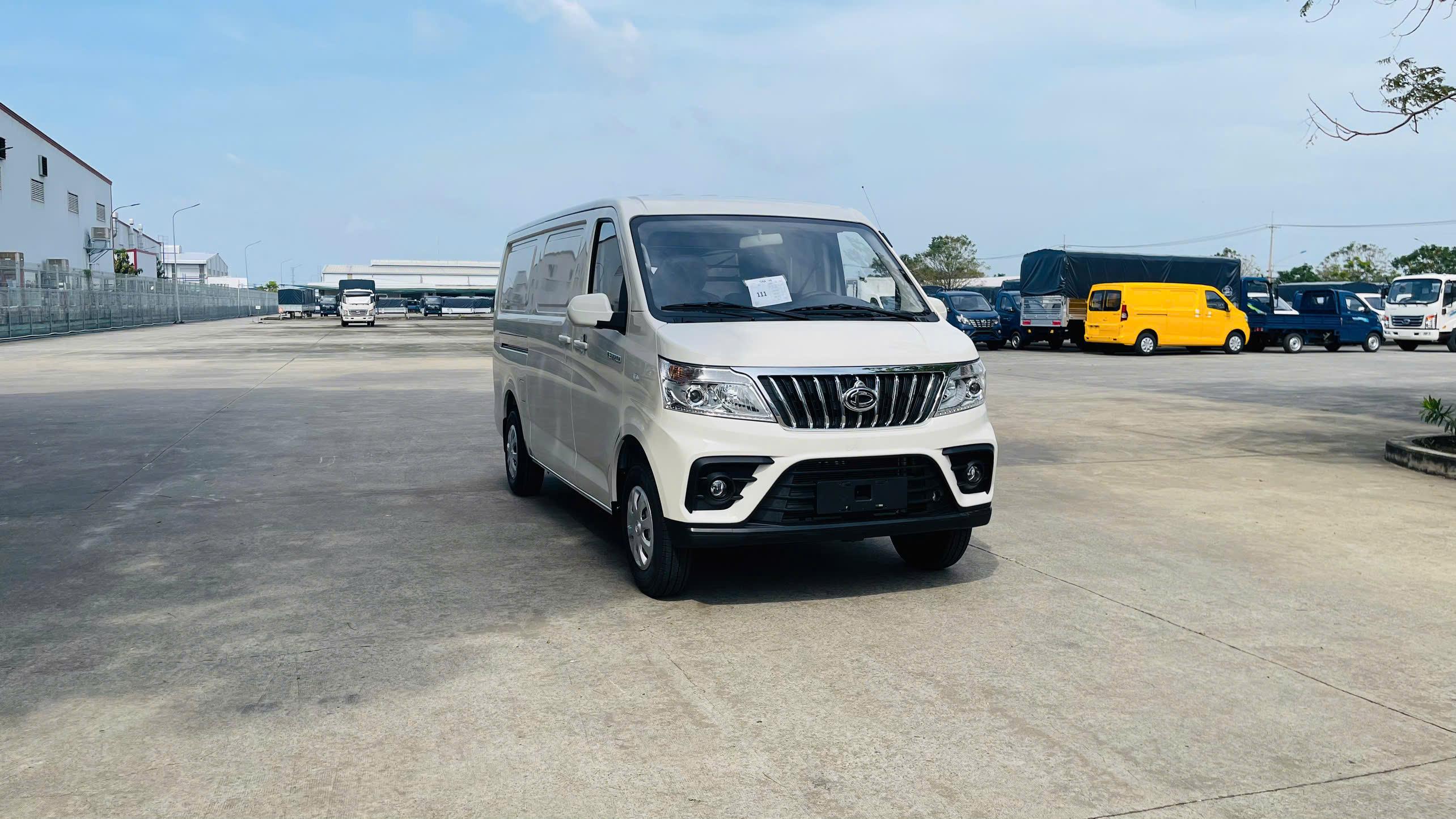 Tera-V8 - Xe tải van khoang hàng rộng nhất phân khúc: Giải pháp chở hàng tối ưu